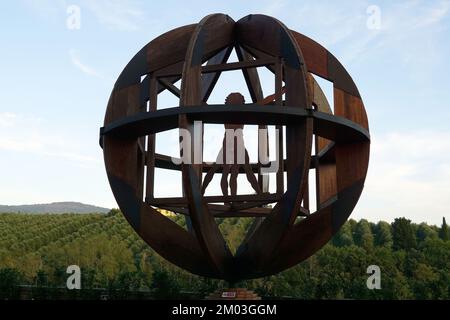 Sculpture de l'homme de Vitruvian, l'uomo vitruviano, Vinci, Toscane, Toscane, Italie, Europe Banque D'Images