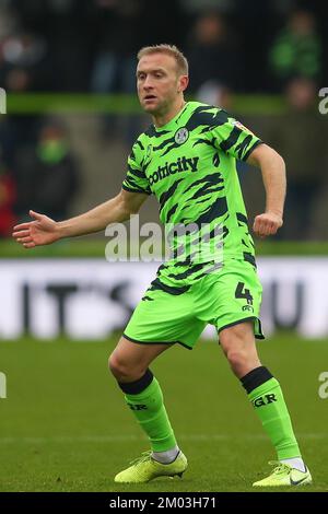 Nailsworth, Royaume-Uni. 03rd décembre 2022. Dylan McGeouch #4 de Forest Green Rovers pendant le match de la Sky Bet League 1 Forest Green Rovers vs Cambridge United au New Lawn, Nailsworth, Royaume-Uni, 3rd décembre 2022 (photo de Gareth Evans/News Images) à Nailsworth, Royaume-Uni le 12/3/2022. (Photo de Gareth Evans/News Images/Sipa USA) Credit: SIPA USA/Alay Live News Banque D'Images