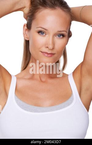 Naturellement sensationnel. Portrait d'une belle femme blonde isolée sur un fond blanc. Banque D'Images