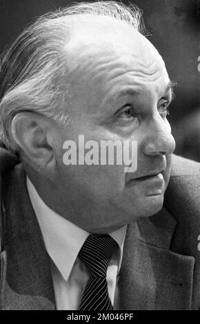 4th Congrès extraordinaire de la Confédération allemande des syndicats (DGB) le 12.03.1981 à Düsseldorf. Kurt Georgie (IG Holz), Allemagne, Europe Banque D'Images