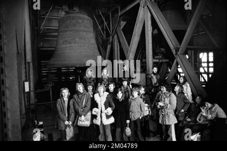 Dans le cadre du cours latin, cette classe du Max-Planck-Gymnasium de Dortmund a visité le musée Roemisch-Germanisches et la cathédrale de Cologne à Colo Banque D'Images