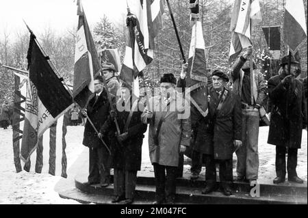 Les victimes nazies et les combattants de la résistance de France et d'Allemagne contre le régime nazi ont commémoré ensemble le meurtre du régime nazi le vendredi Banque D'Images