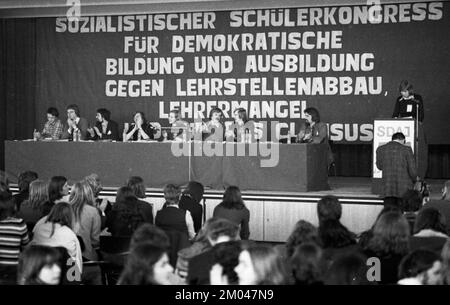 Le congrès étudiant Education démocratique de la jeunesse socialiste allemande des travailleurs (SDAJ) orientée vers le DKP, le 01.03.1975 à Brême, Allemagne, Europe Banque D'Images