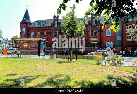 Vue sur la ville pittoresque de Warnemunde une station balnéaire dans le quartier de Rostock situé sur la mer Baltique dans le nord-est de l'Allemagne - 6th de Ma Banque D'Images