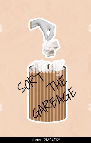 Collage photo concept de la ségrégation des déchets les gens trient les déchets dans des poubelles papier recyclé séparé isolé sur fond beige Banque D'Images