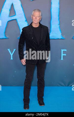 Londres, Royaume-Uni . 4 décembre 2022 . Stephen Lang a photographié à l'AVATAR le chemin de l'eau Photocall tenu à l'hôtel Corinthia. Crédit : Alan D West/Alay Live News Banque D'Images