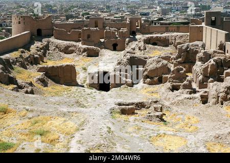 Citadelle de Herat à Herat, en Afghanistan. Le fort date du 15th siècle. Cour non restaurée avant la fin des travaux de rénovation en 2011. Banque D'Images