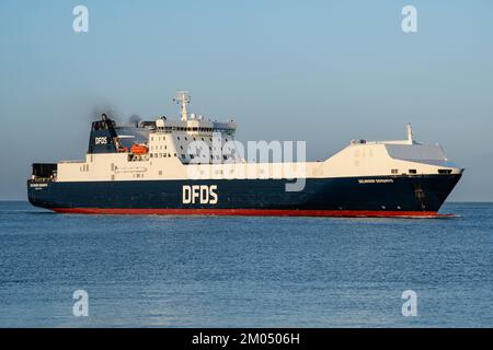 Le navire Roro de DFDS SELANDIA SEAWAYS sur l'Elbe Banque D'Images