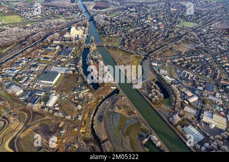 Vue aérienne, la traversée de l'eau Castrop-Rauxel avec traversée de Emscher et du canal Rhin-Herne dans le quartier Habinghorst à Castrop-Rauxel, région de Ruhr Banque D'Images