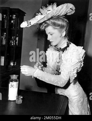 JOAN FONTAINE dans IVY (1947), réalisé par SAM WOOD. Crédit : PHOTOS / Album UNIVERSEL Banque D'Images