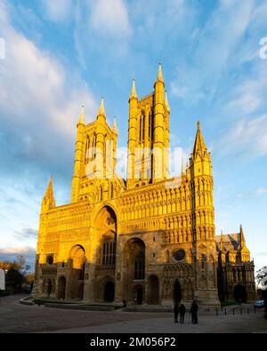 Lumière du soir sur la cathédrale de Lincoln, Lincoln City 2022 Banque D'Images