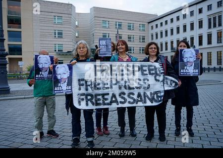 Impressionen: Protesttent gegen die Inhaftierung des Wikileaks Gruender Julian Assange vor der US-Botschaft, Pariser Platz, Berlin-Mitte (nur fuer redakt Banque D'Images