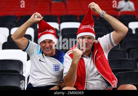 Al Khor, Qatar. 4th décembre 2022. Les fans d'Angleterre avant le match de la coupe du monde de la FIFA 2022 au stade Al Bayt, Al Khor. Le crédit photo devrait se lire: David Klein/Sportimage crédit: Sportimage/Alay Live News Banque D'Images