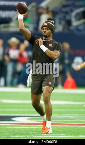 Houston, Texas, États-Unis, 04th décembre 2022. Cleveland Browns Quarterback DESHAUN WATSON (4) dans les prématchs en se préparant pour le match entre les Cleveland Browns et les Houston Texans à Houston, Texas au stade NRG. DESHAUN WATSON (4) retourne au football après une suspension de jeu de 11. (Photo par: Jerome Hicks/ Credit: SIPA USA/Alay Live News Banque D'Images