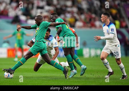 Al Khor, Qatar. 04th décembre 2022. Jude Bellingham, d'Angleterre, lors du match de la coupe du monde de la FIFA, Qatar 2022, tour 16, entre l'Angleterre et le Sénégal, a joué au stade Al Bayt le 4 décembre 2022 à Al Khor, au Qatar. (Photo de Bagu Blanco/Pressinphoto/Sipa USA) crédit: SIPA USA/Alay Live News Banque D'Images