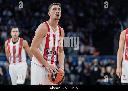 Kostas Sloukas, de l'Olympiacos Pirée, vu en action au cours de la série 11 de la saison régulière Euroligue 2022/2023 de Turkish Airlines entre Anadolu Efes et Olympiacos Pirée au dôme Sinan Erdem. Score final; Anadolu Efes 82:71 Olympiacos Pirée. (Photo de Nicholas Muller / SOPA Images / Sipa USA) Banque D'Images