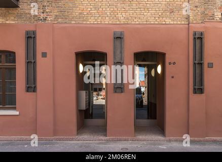 Entrée restaurée d'un ancien bâtiment d'usine Banque D'Images