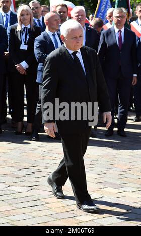 Jaroslaw Kaczynski, le chef du parti droit et Justice (PiS) au pouvoir en Pologne, vu lors d'une cérémonie de dévoilement du monument commémorant son frère jumeau tardif, Lech Kaczynski. Le président de la Pologne, Lech Kaczynski, est mort dans l'écrasement de l'avion gouvernemental tu 154M sur 10 avril 2010 au-dessus de Smolensk (Russie). Banque D'Images