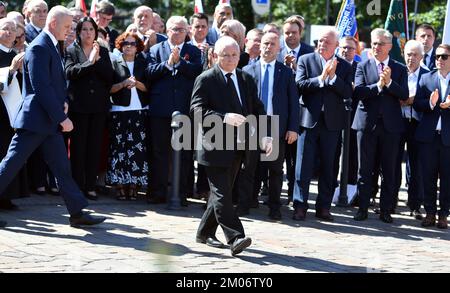 Tarnow, Pologne. 18th juin 2021. Jaroslaw Kaczynski, le chef du parti droit et Justice (PiS) au pouvoir en Pologne, vu lors d'une cérémonie de dévoilement du monument commémorant son frère jumeau tardif, Lech Kaczynski. Le président de la Pologne, Lech Kaczynski, est mort dans l'écrasement de l'avion gouvernemental tu 154M sur 10 avril 2010 au-dessus de Smolensk (Russie). (Photo par Alex Bona/SOPA Images/Sipa USA) crédit: SIPA USA/Alay Live News Banque D'Images