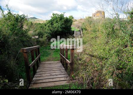 Chemin vers le nuraghe OES Banque D'Images