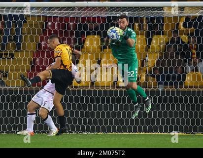 Benevento, Campanie, Italie. 4th décembre 2022. Pendant le match de football italien de la série B FC Benevento vs FC Palerme sur 04 décembre 2022 au stade Ciro Vigorito à Benevento.in photo: Mirko Pigliacelli (image de crédit: © Fabio Sasso/ZUMA Press Wire) Banque D'Images