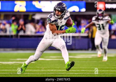 Inglewood, Californie. 4th décembre 2022. Seattle Seahawks Wide Receiver Tyler Lockett #16 en action dans le quatrième trimestre pendant le match de football de la NFL contre les Seattle Seahawks.obligatoire crédit photo: Louis Lopez/Cal Sport Media/Alay Live News Banque D'Images