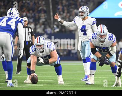 Arlington, États-Unis. 04th décembre 2022. Le quarterback des Dallas Cowboys Dak Prescott lance un match contre les Indianapolis Colts lors de leur match NFL au AT&T Stadium d'Arlington, Texas, le dimanche, 4 décembre 2022. Photo de Ian Halperin/UPI crédit: UPI/Alay Live News Banque D'Images