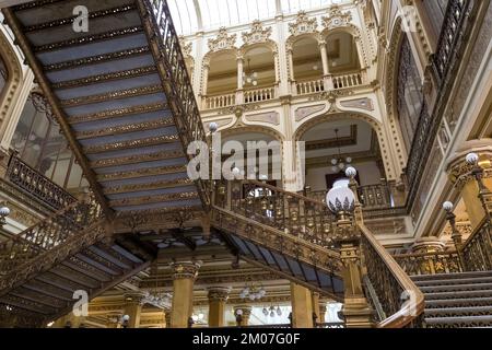 Détail architectural du Palacio de Correos (poste), également connu sous le nom de Correo Mayor (poste principale) situé dans le centre historique de la ville. Banque D'Images