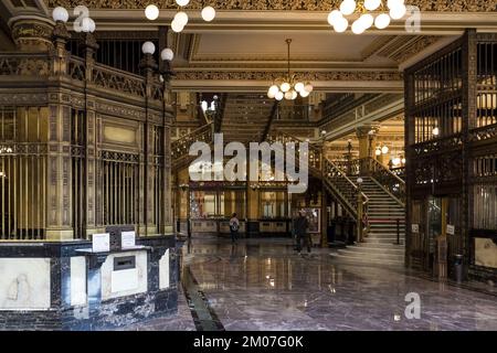 Détail architectural du Palacio de Correos (poste), également connu sous le nom de Correo Mayor (poste principale) situé dans le centre historique de la ville. Banque D'Images