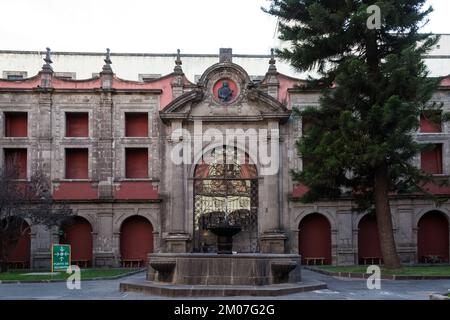 Détail architectural du Museo Nacional de las Culturas (MNC; Musée national des cultures), musée national de Mexico Banque D'Images