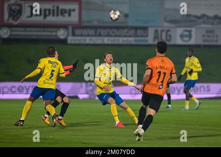 Deinze, Belgique. 04th décembre 2022. Sander Coopman (43) de Beveren photographié lors d'un match de football entre KMSK Deinze et SK Beveren pendant le 16 e match de la Challenger Pro League pour la saison 2022-2023, le dimanche 4 décembre 2022 à Deinze, Belgique . PHOTO STIJN AUDOOREN | SPORTPIX Credit: David Catry/Alay Live News Banque D'Images