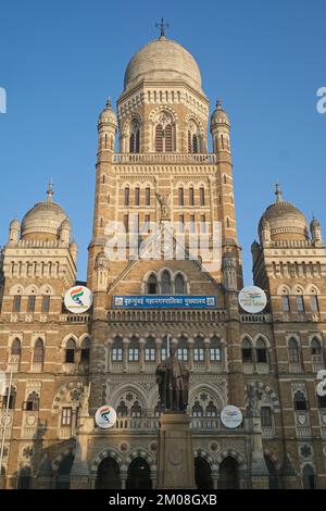 Le bâtiment BMC (Brihanmumbai Municipal Corporation) dans la région de fort, Mumbai, Inde, abritant l'administration de la ville, une structure patrimoniale construite en 1884-93 Banque D'Images