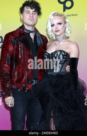 1 janvier 2000, Beverly Hills, CA, Etats-Unis: LOS ANGELES - DEC 4: Anthony Padilla, Mykie aka Lauren Mychal aux Streamy Awards 2022 à l'Hôtel Beverly Hilton sur 4 décembre 2022 à Beverly Hills, CA (image de crédit: © Kay Blake/ZUMA Press Wire) Banque D'Images