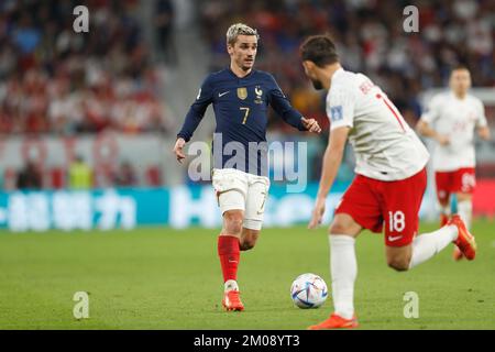 Doha, Qatar. 4th décembre 2022. Antoine Griezmann (FRA) football : coupe du monde de la FIFA 2022 Round de 16 match entre la France 3-1 Pologne au stade Al Thumama à Doha, Qatar . Crédit: Mutsu Kawamori/AFLO/Alay Live News Banque D'Images