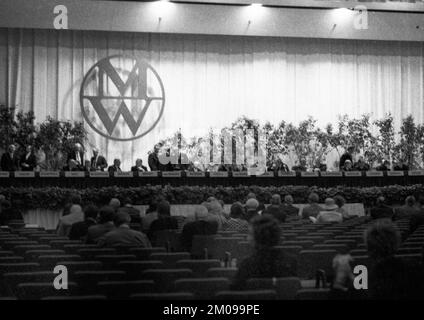L'assemblée générale des actionnaires, ici le 8 juillet 1971 à Düsseldorf, en Allemagne, n'attire pas trop d'intérêt parmi les actionnaires, l'Europe Banque D'Images