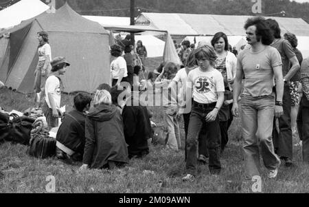 Les camps des organisations d'enfants et de jeunes affiliées au DKP Junge Pioniere et SDAJ à Whitsun 1975 le 17.05.1975 à Schermbeck, Allemagne, Europ Banque D'Images