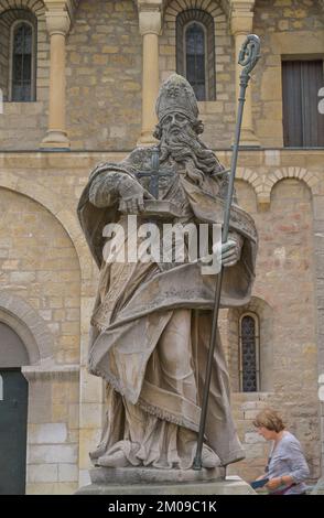 Statue St. Bonifatius vor dem Dom, Markt, Mayence, Rheinland-Pfalz, Allemagne Banque D'Images