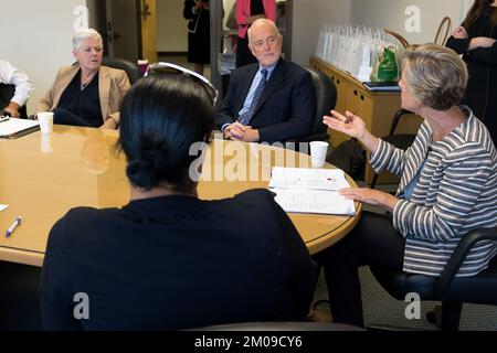 Bureau de l'Administrateur - Boston - l'Administrateur Gina McCarthy visite l'Hôpital pour enfants de Boston , Agence de protection de l'environnement Banque D'Images
