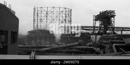 L'usine de cokéfaction de la mine Gneisenau à Dortmund-Oespel a été secouée par une explosion le 17 juillet 1974. Les dommages à la propriété étaient considérables, Ger Banque D'Images