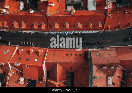 Vue aérienne de haut en bas sur la vieille ville et le centre-ville de Zagreb, Croatie Banque D'Images