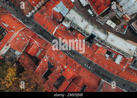 Vue aérienne de haut en bas sur la vieille ville et le centre-ville de Zagreb, Croatie Banque D'Images