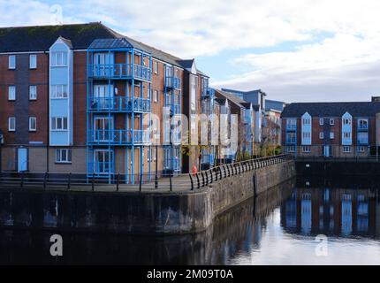 Maisons modernes dans le quartier maritime, Swansea Banque D'Images