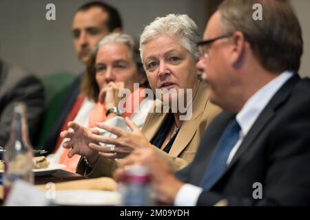 Bureau de l'Administrateur - Boston - l'Administrateur Gina McCarthy visite l'Hôpital pour enfants de Boston , Agence de protection de l'environnement Banque D'Images
