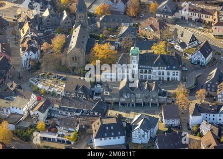 Vue aérienne, vieille ville avec hôtel de ville et evang. collégiale à Herdecke, région de la Ruhr, Rhénanie-du-Nord-Westphalie, Allemagne, Vieille ville, Lieu de culte, Aut Banque D'Images