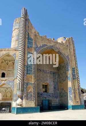 Le sanctuaire de Khwaja Abu Nasr Parsa (Mosquée verte) à Balkh, en Afghanistan. Le sanctuaire est décoré de mosaïques et de calligraphies quraniques stylisées. Banque D'Images