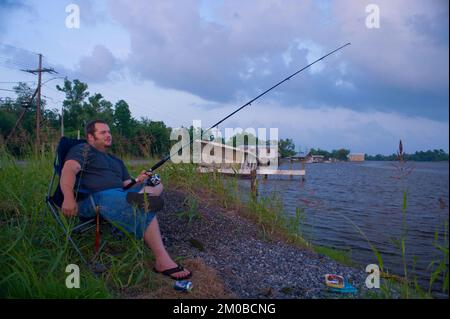 Bureau de l'Administrateur (Lisa P. Jackson) - Cocodrie, Louisiane et échantillonnage de l'eau (BP Oil Spill) - photo de l'USEPA par Eric Vance , Agence de protection de l'environnement Banque D'Images