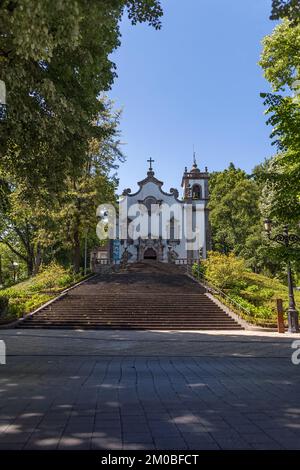 Viseu Portugal - 05/08/2021 : vue sur la façade principale de l'église de la troisième, ou église de Terceiros de São Francisco, plaza da Republica, la Banque D'Images