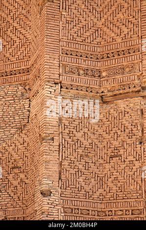 Détail d'un des minarets de Ghazni en Afghanistan. Les minarets de Ghazni sont décorés avec soin avec des motifs géométriques. Banque D'Images