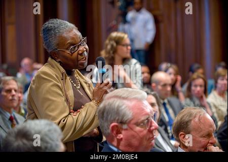 Bureau de l'administrateur (Lisa P. Jackson) - série des conférenciers du 40th anniversaire, William Ruckelshaus , Agence de protection de l'environnement Banque D'Images