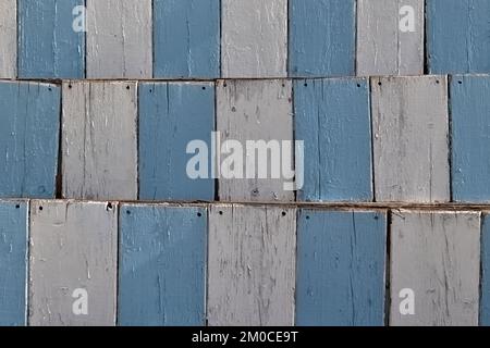 TEXTURE D'ARRIÈRE-PLAN - bardeaux en bois peints en bleu et blanc géométrique Banque D'Images